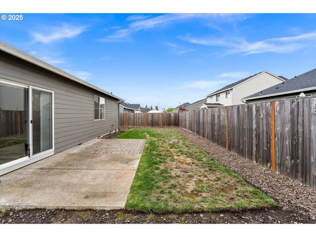 730 E CAMELLIA St, Yamhill, OR 97148