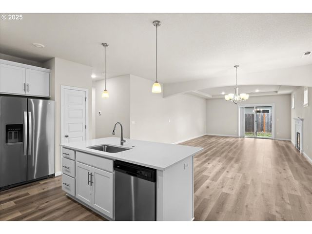 730 E CAMELLIA St, Yamhill, OR 97148