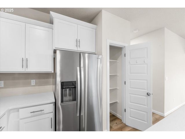 730 E CAMELLIA St, Yamhill, OR 97148