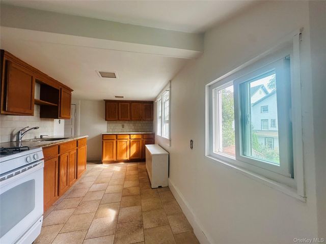 12 Cliff Street 2, Beacon, NY 12508