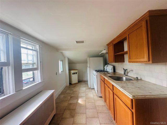 12 Cliff Street 2, Beacon, NY 12508