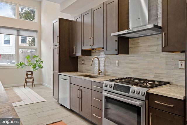 967 N RANDOLPH ST, Philadelphia, PA 19123