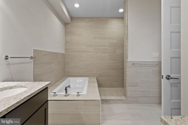 967 N RANDOLPH ST, Philadelphia, PA 19123