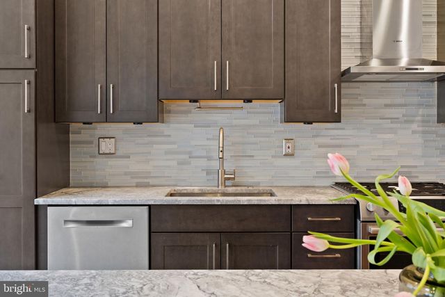 967 N RANDOLPH ST, Philadelphia, PA 19123