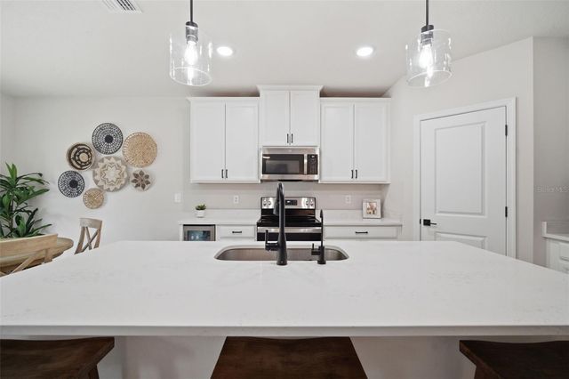 10325 GLIDING EAGLE WAY, Land O Lakes, FL 34638