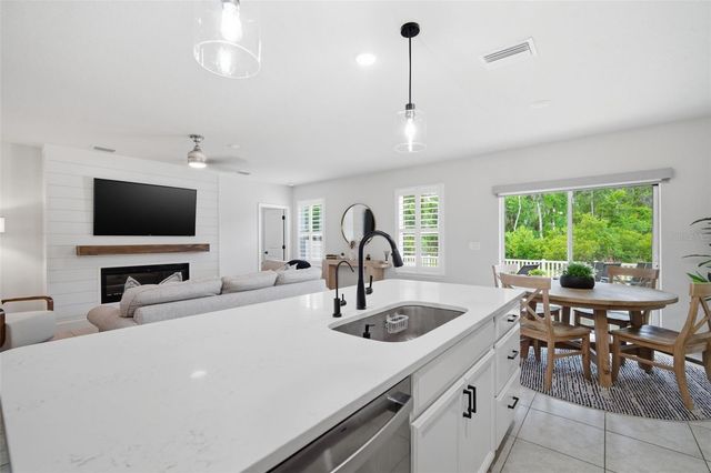 10325 GLIDING EAGLE WAY, Land O Lakes, FL 34638