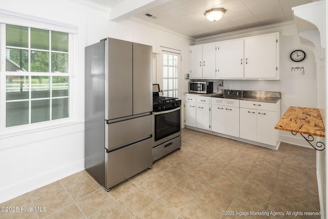 322 River Road, Washington, NC 27889