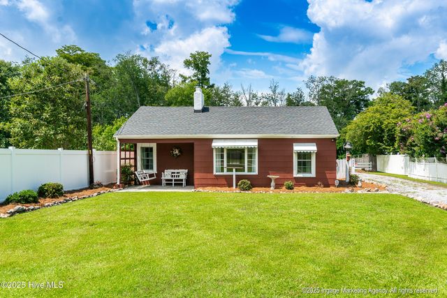 322 River Road, Washington, NC 27889