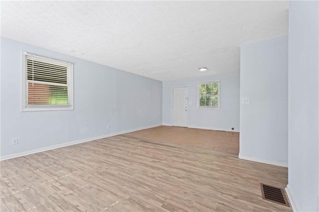 376 Cologne Dr SE, Atlanta, GA 30354