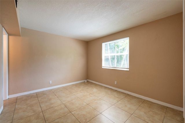 1025 NE 9th Ave B, Fort Lauderdale, FL 33304