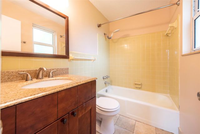 1025 NE 9th Ave B, Fort Lauderdale, FL 33304