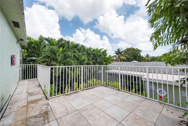 1025 NE 9th Ave B, Fort Lauderdale, FL 33304