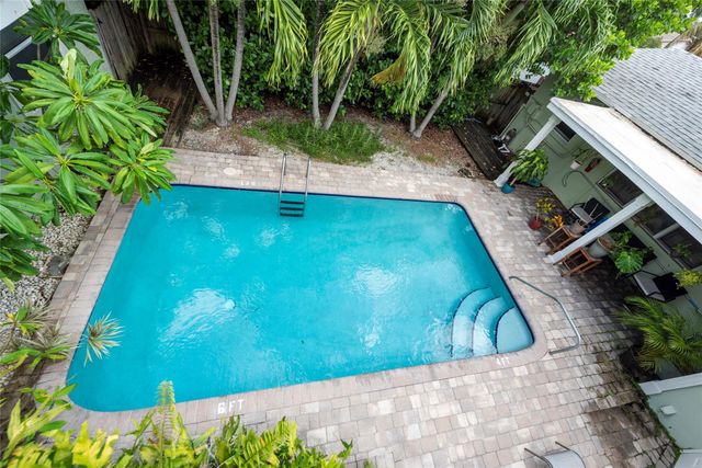 1025 NE 9th Ave B, Fort Lauderdale, FL 33304