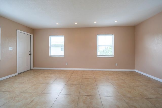 1025 NE 9th Ave B, Fort Lauderdale, FL 33304