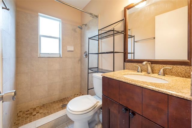 1025 NE 9th Ave B, Fort Lauderdale, FL 33304