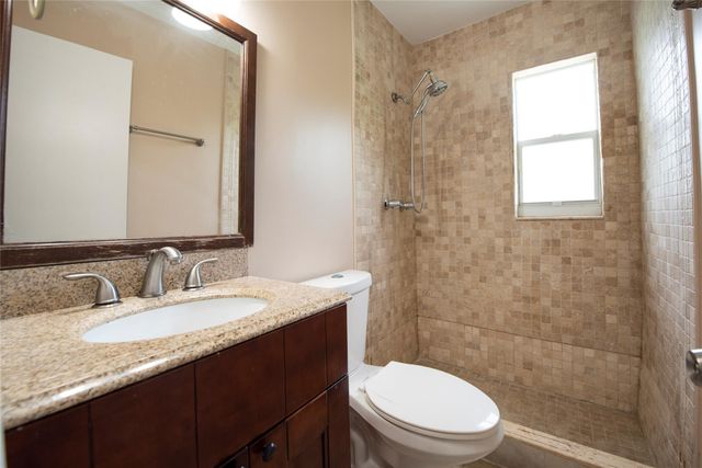 1025 NE 9th Ave B, Fort Lauderdale, FL 33304