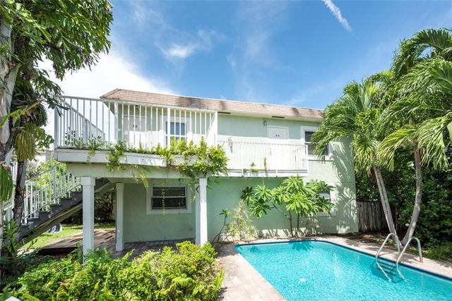 1025 NE 9th Ave B, Fort Lauderdale, FL 33304