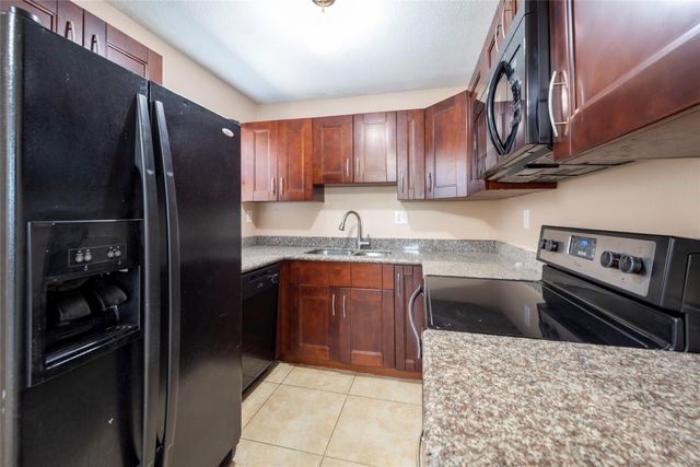 1025 NE 9th Ave B, Fort Lauderdale, FL 33304