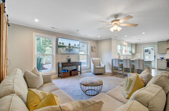 8 Vincent Drive, Mount Pleasant, SC 29464