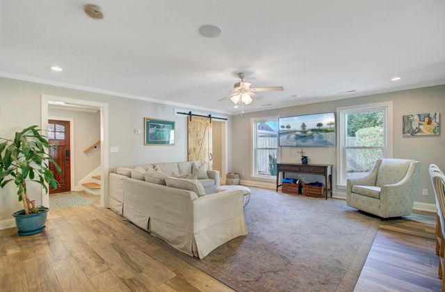 8 Vincent Drive, Mount Pleasant, SC 29464