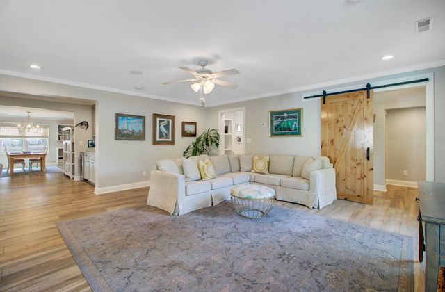 8 Vincent Drive, Mount Pleasant, SC 29464