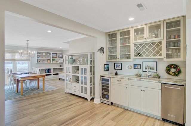 8 Vincent Drive, Mount Pleasant, SC 29464