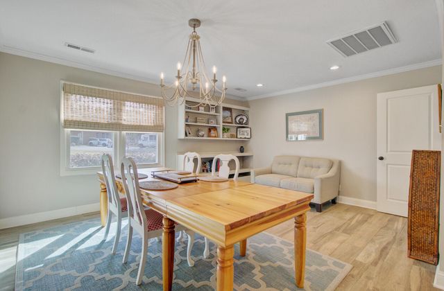 8 Vincent Drive, Mount Pleasant, SC 29464