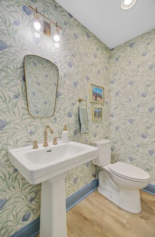 8 Vincent Drive, Mount Pleasant, SC 29464