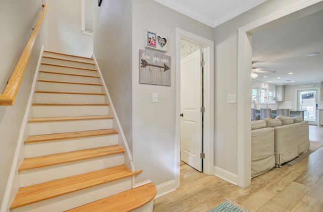 8 Vincent Drive, Mount Pleasant, SC 29464