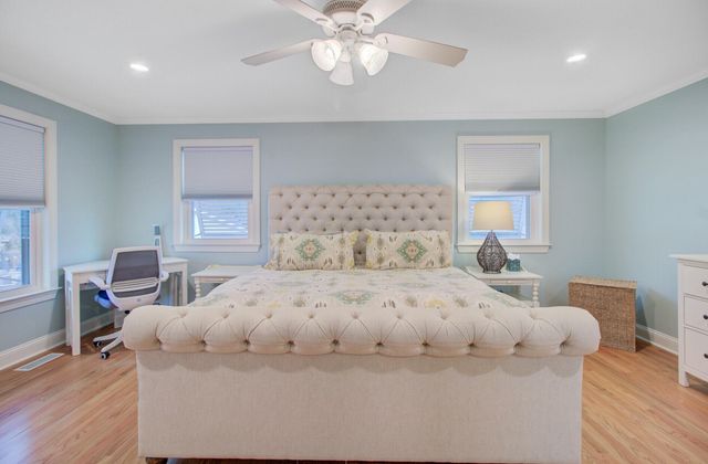 8 Vincent Drive, Mount Pleasant, SC 29464