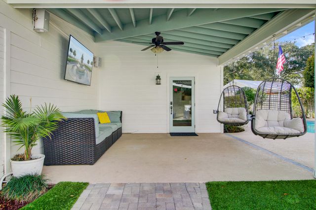 8 Vincent Drive, Mount Pleasant, SC 29464