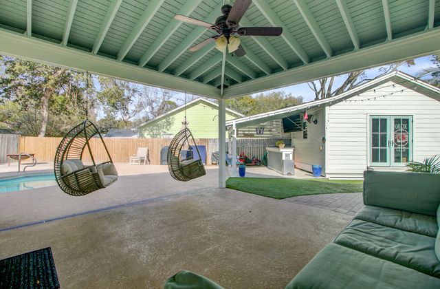 8 Vincent Drive, Mount Pleasant, SC 29464