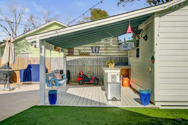 8 Vincent Drive, Mount Pleasant, SC 29464