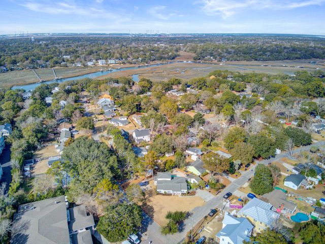 8 Vincent Drive, Mount Pleasant, SC 29464