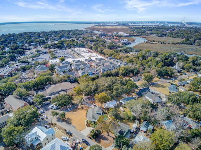 8 Vincent Drive, Mount Pleasant, SC 29464