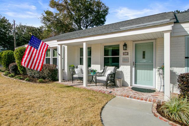 8 Vincent Drive, Mount Pleasant, SC 29464