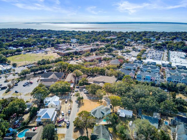 8 Vincent Drive, Mount Pleasant, SC 29464