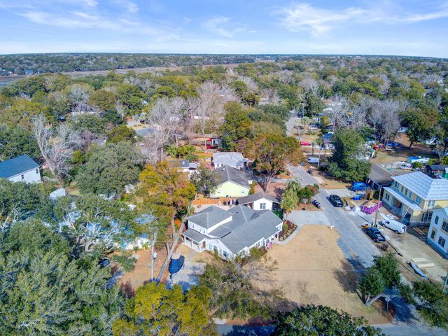 8 Vincent Drive, Mount Pleasant, SC 29464