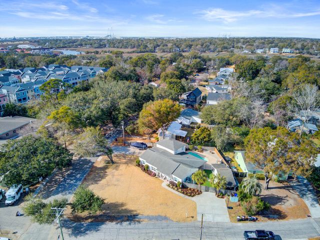 8 Vincent Drive, Mount Pleasant, SC 29464