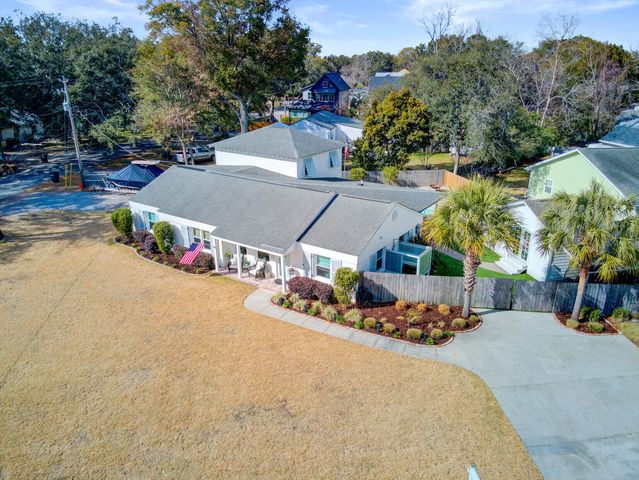 8 Vincent Drive, Mount Pleasant, SC 29464