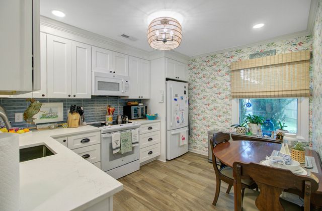 8 Vincent Drive, Mount Pleasant, SC 29464