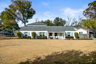 8 Vincent Drive, Mount Pleasant, SC 29464