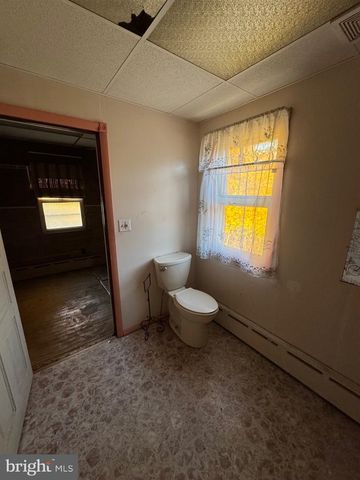 522 FOREST LN, Pottsville, PA 17901