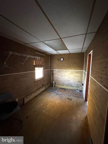 522 FOREST LN, Pottsville, PA 17901