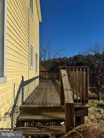 522 FOREST LN, Pottsville, PA 17901