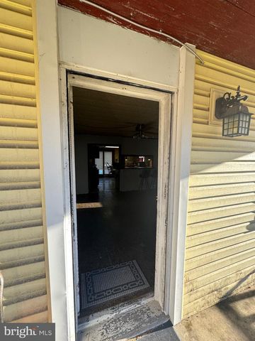 522 FOREST LN, Pottsville, PA 17901