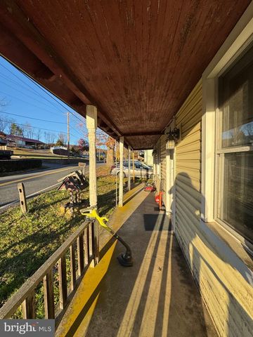 522 FOREST LN, Pottsville, PA 17901