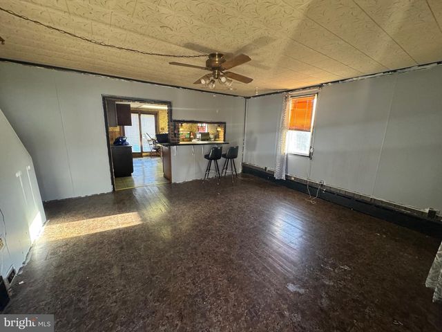 522 FOREST LN, Pottsville, PA 17901