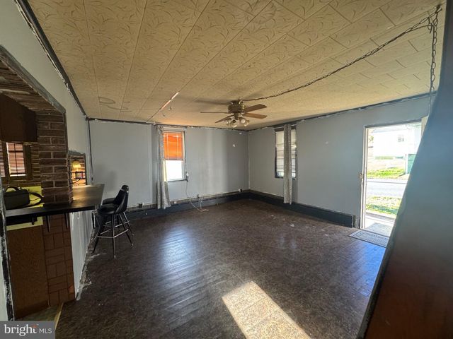 522 FOREST LN, Pottsville, PA 17901