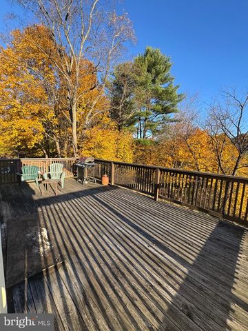 522 FOREST LN, Pottsville, PA 17901